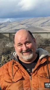 Bald eagle watching at the dalles part 1