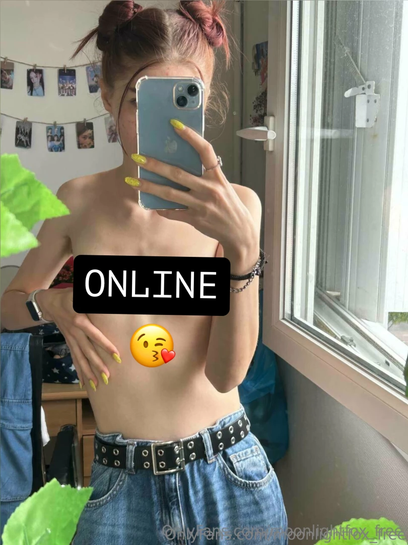 Just a chill babe with dms open don t miss on super hot and tempting 