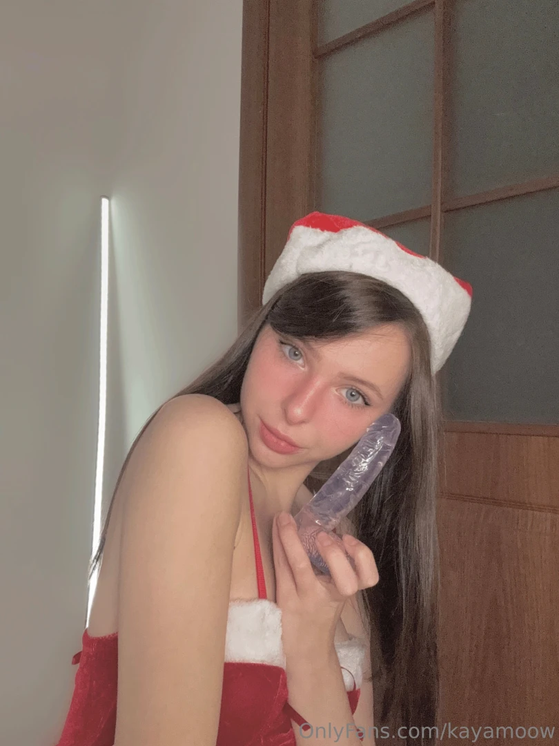 Daddy new year s eve is 2 days away a naughty slut like me gt lt wants 