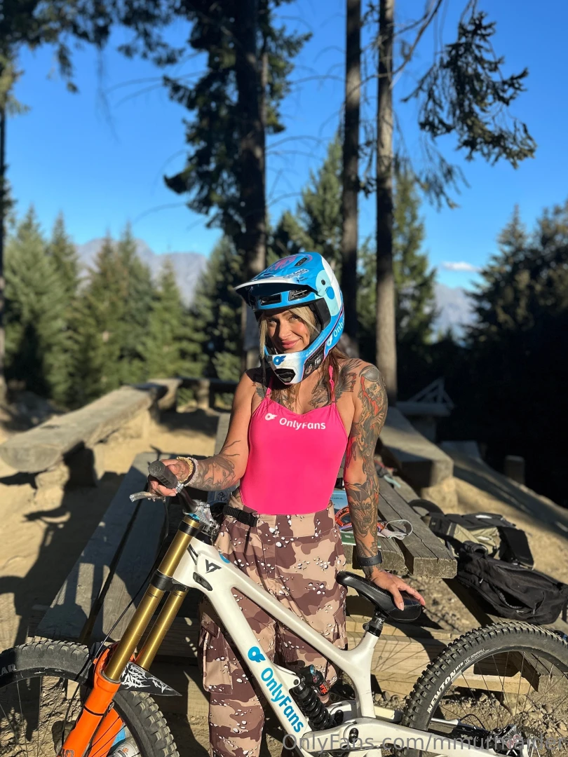 I just got the new that i yt can t sponsor me anymore so this year i 