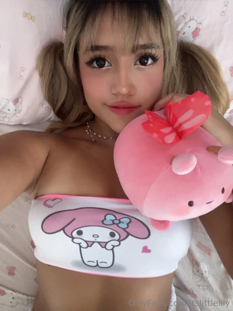 Umm daddy do i look cute enough for u today 