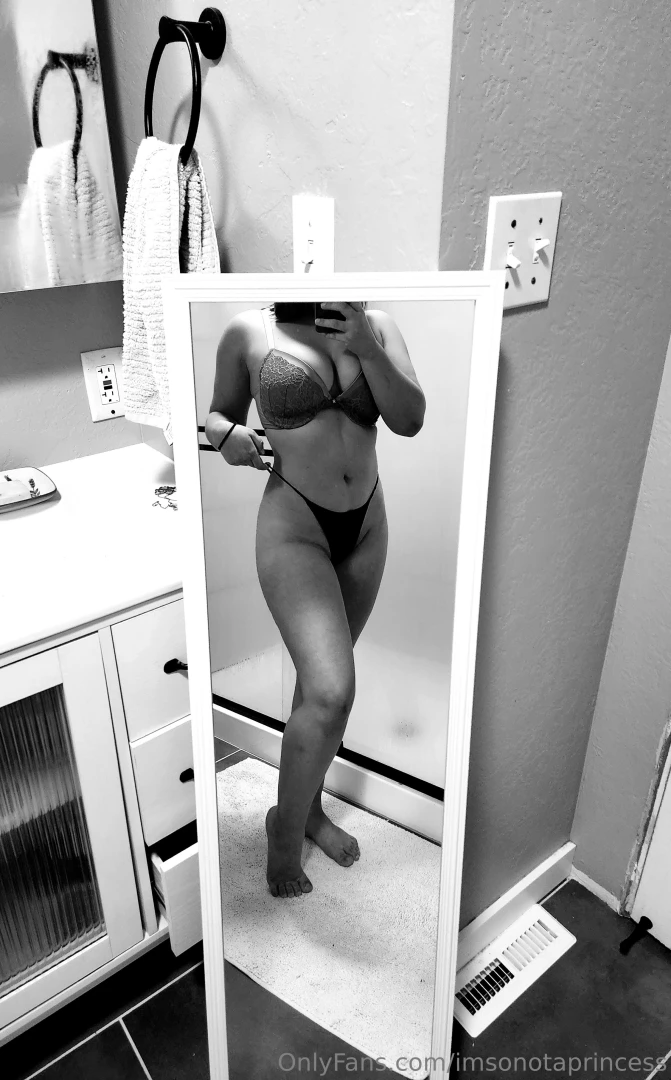 Can you guess my bra color if you guess correct i ll send you the rest 