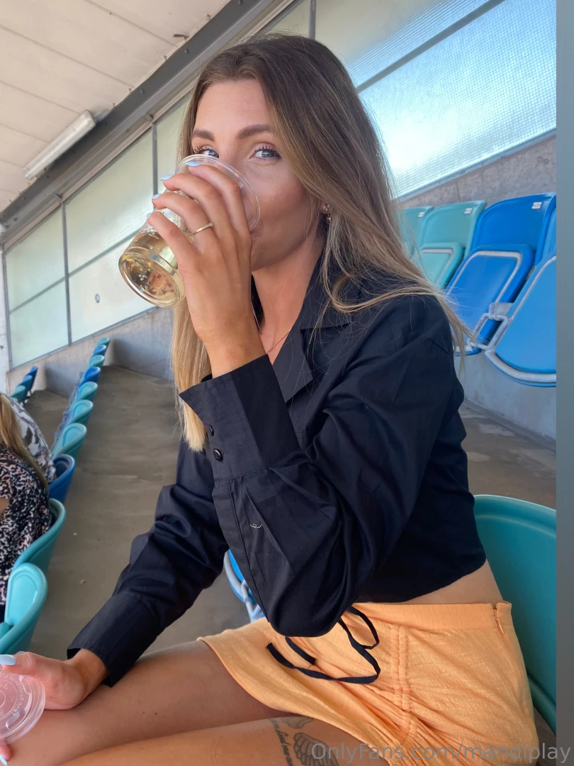 Im just a guuurl trying to keep it natural in here have a wonderful 