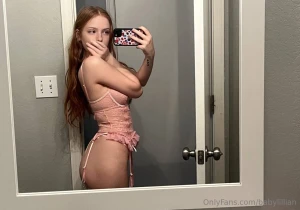 Aria_brown seems like a sweet neighborhood babysitter but she secretly