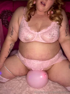 Got too horny doing my valentine s shoot had to grind on one of your