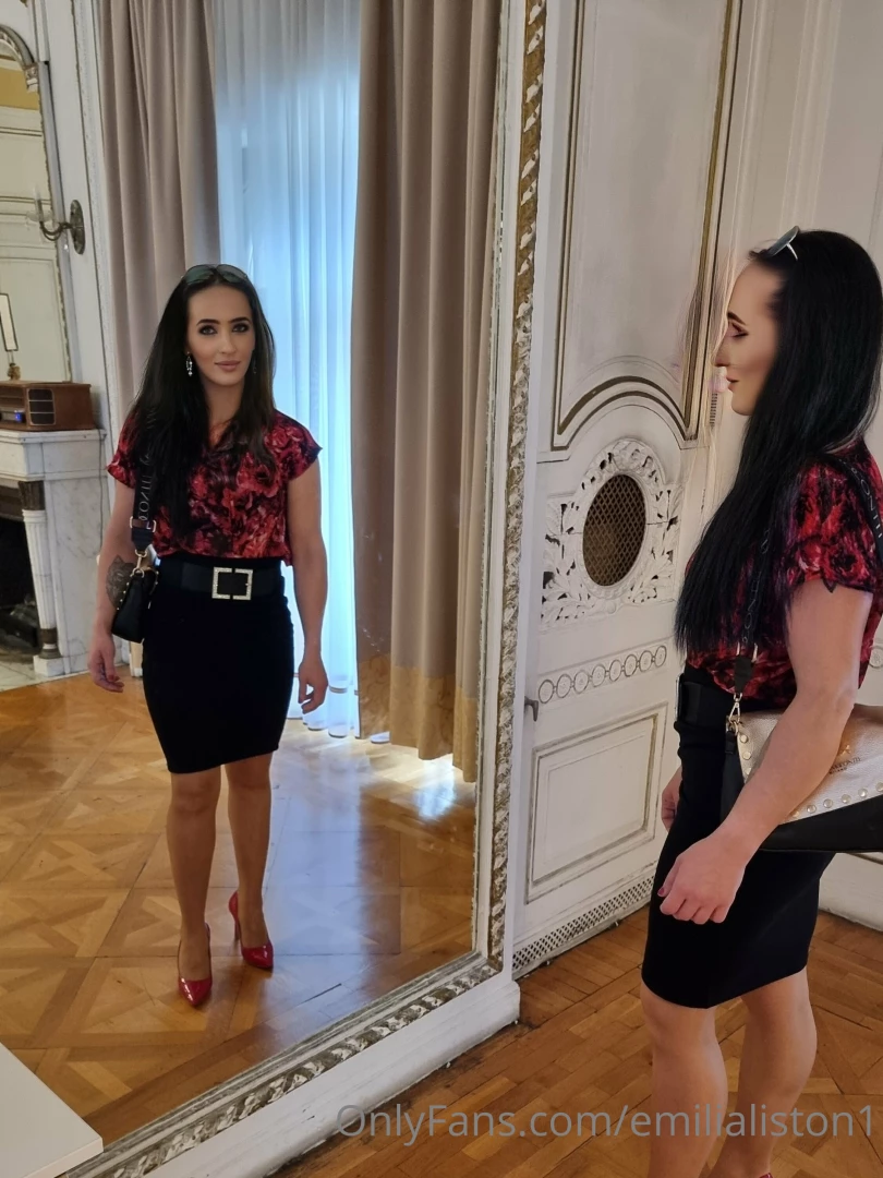 We visit the castle of count tiele vinckler emili aliston 
