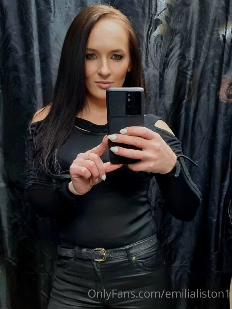 Today is shopping day please tell me which option do you like best 