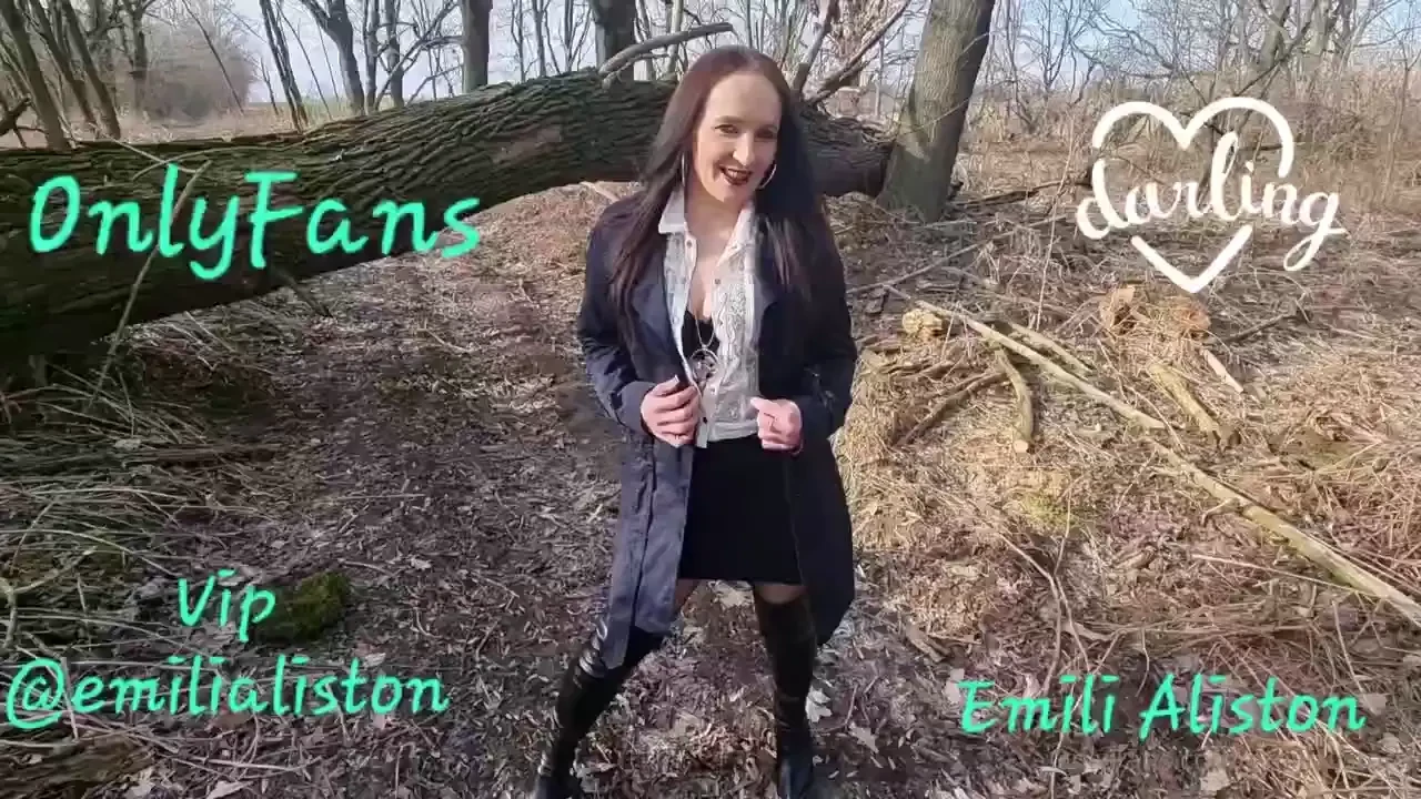 Hello darling my name is emili aliston i prefer fun on webcams i am 