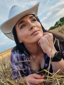 I love such outdoor sessions answer my darling in the poll do you like part 3