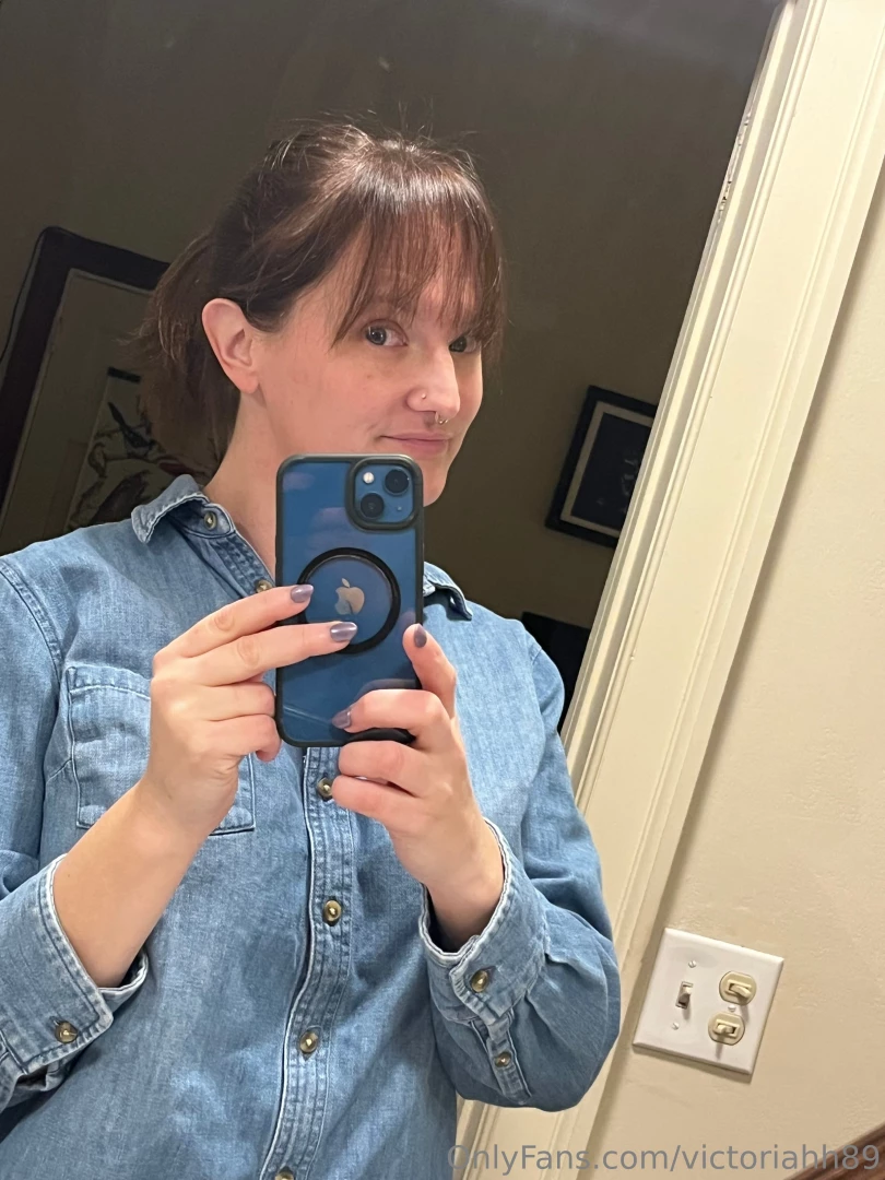 To the office i go happy monday babes 