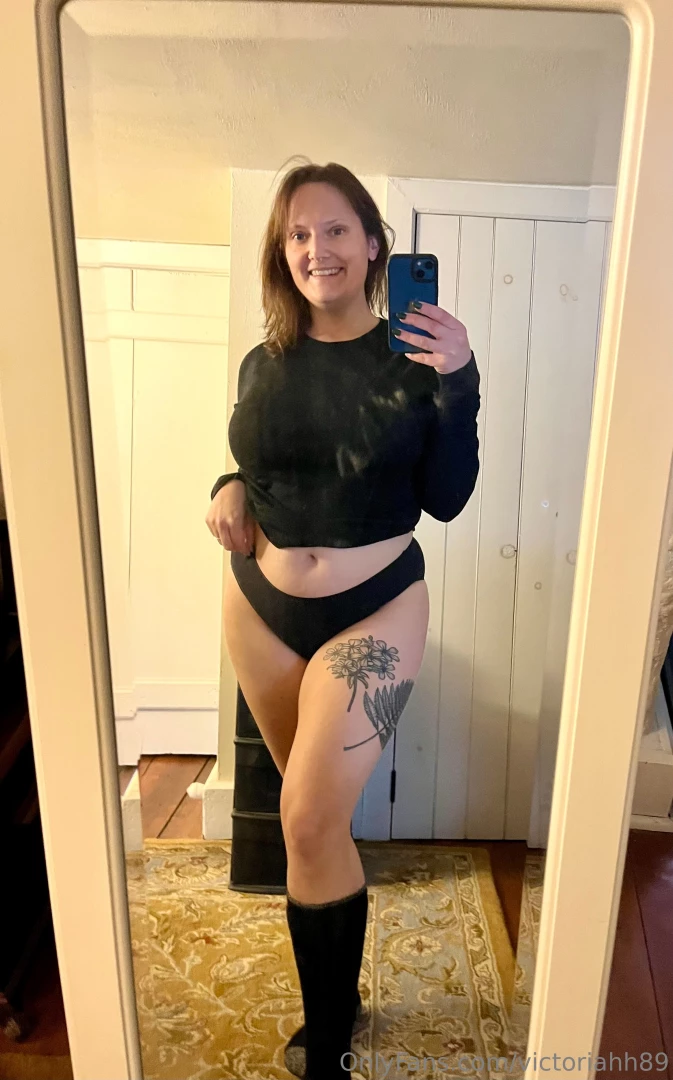 After playing in the snow today all black makes me feel sexy 