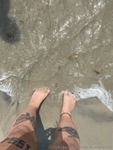 A little photo dump from my beach trip i forgot to sunblock when we part 4