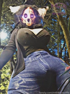 I found a pretty sexy skinwalker in the forest m4l4duwaffle creppy