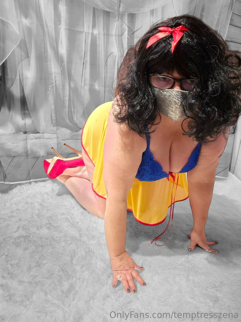 The snow princess is looking for her 7 loyal subs will you be one of 