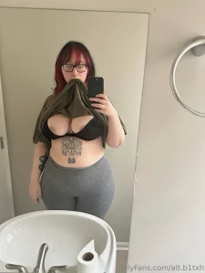 Guess who needs a new bra anyone wanna buy me a few i ll send some