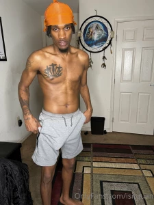 I had too much fun taking this mini photoshoot for you i promise it s part 1