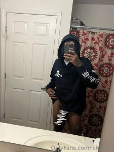 A hand full of a big long black meat can you handle it im tryna see
