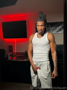 Who wants to feel this dick inside send me a 10 tip and i m yours all