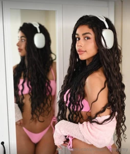 Alishabright is wet right now lusty princess alishabright wants to part 935