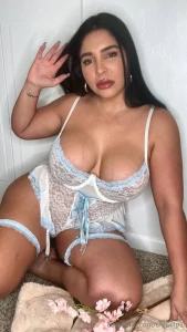 I know i look very hot and i assure you that i am i m insatiable