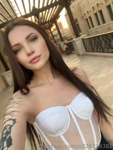 I want my neck to be bitten covered in hot kisses