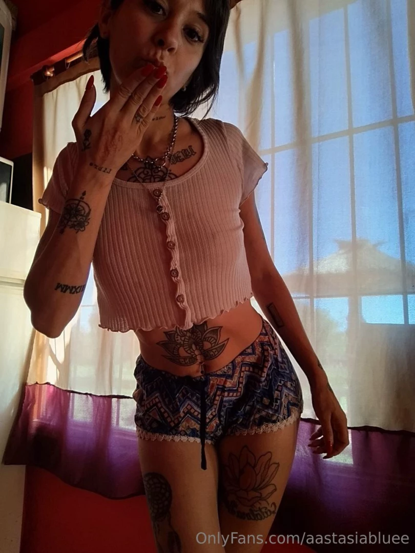 From here a virtual kiss to brighten your day 