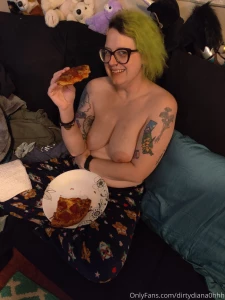 When you buy an awesome new shirt and you don t want to get pizza on part 2