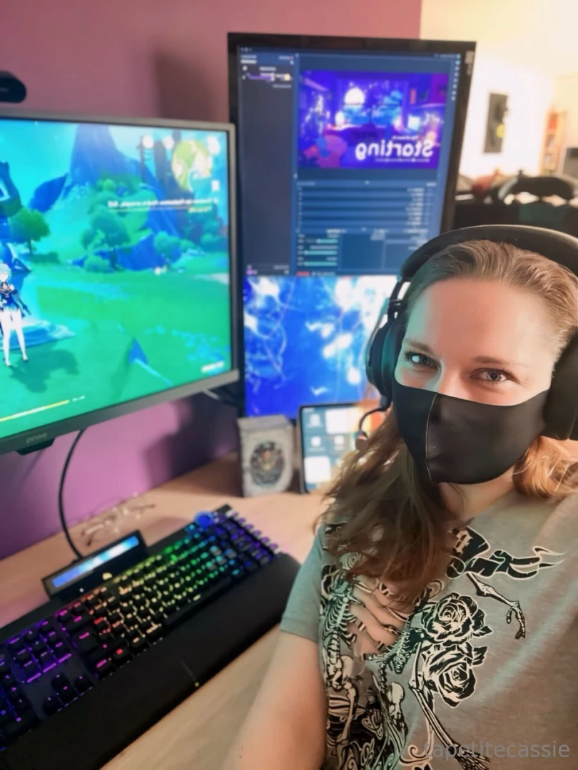 Cassie dans son habitat naturel j ai trop envie de jouer en live 