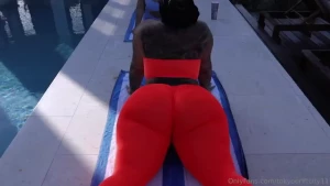 Early morning stretch for all exclusive videos follow my vip page