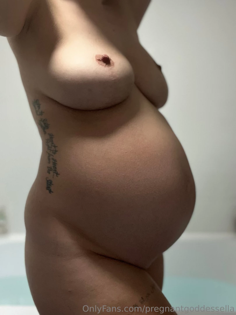 Look who s backkkk swipe to undress i made it to england in one piece 