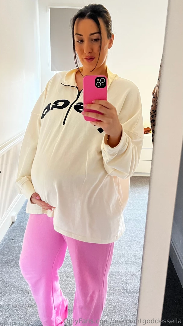 Look who s backkkk swipe to undress i made it to england in one piece part 1 