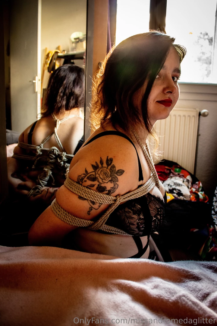 Missandromedaglitter part 1019285 