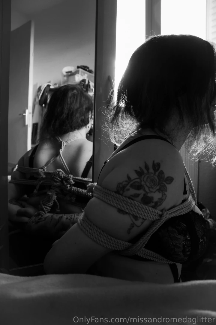 Missandromedaglitter part 1025368 