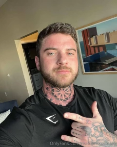 Simple snap but i know it s keeping your attention