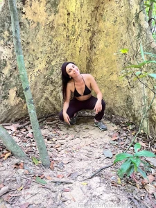If you wanna see my pee type me message pee brunette outdoor