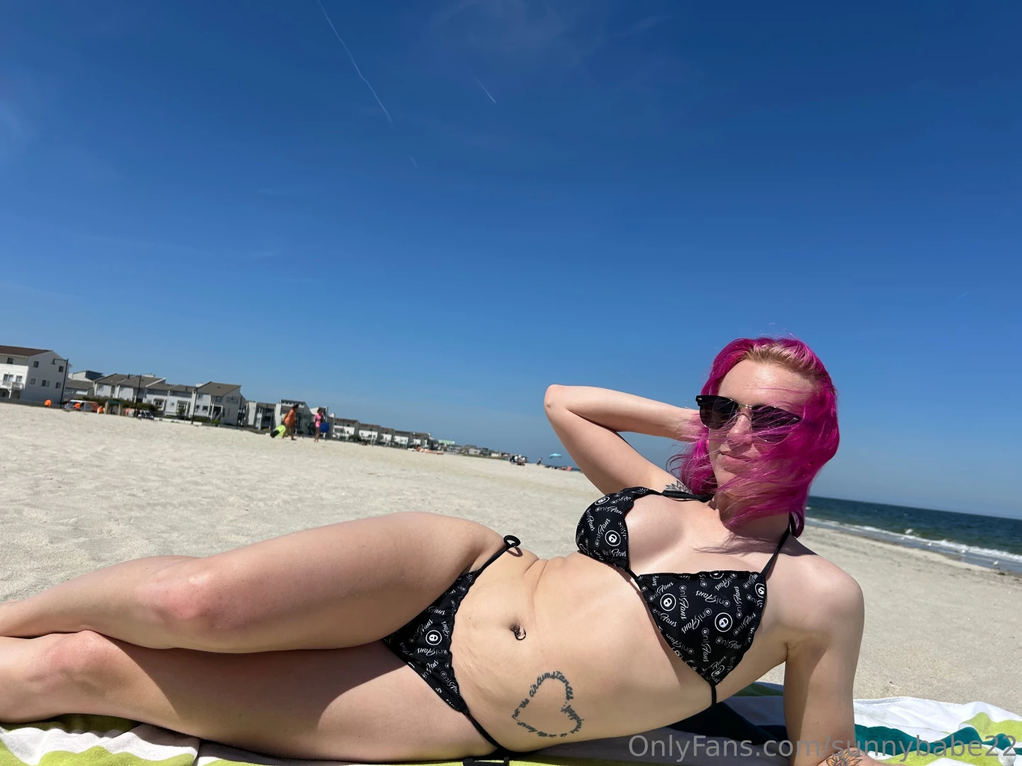 sunnybabe22 - Care to lay out with me 