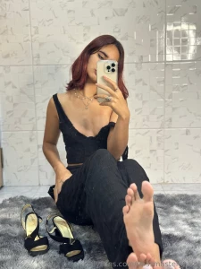 In this time i need an obedient foot toy