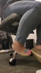 lilysbarefeet - Another foot tease under the desk bet u wish u were my coworker 