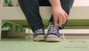 lilysbarefeet - Shoe and sock removal at work sorry about the barking dogs 