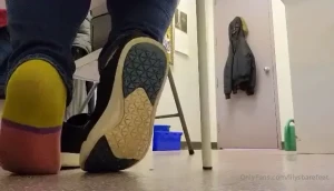 lilysbarefeet - 22 videos of shoe and sock removal at work collection i like to make part 19 