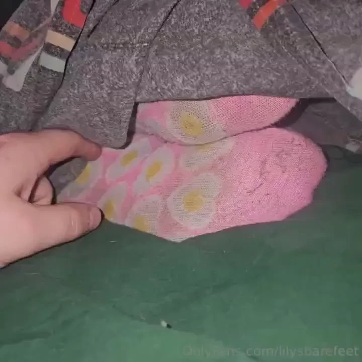 19 minute tickling video for u guys i was sleeping when this started 