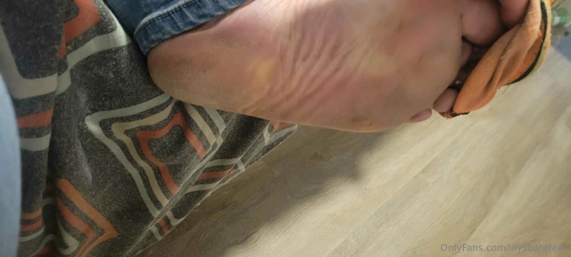 Little sock tease for u guys if u keep scrooling part 4 