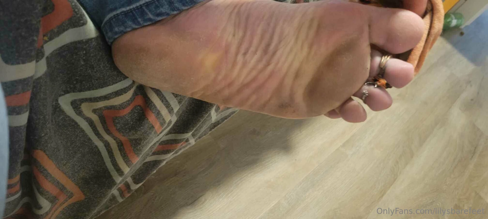 Little sock tease for u guys if u keep scrooling part 1 