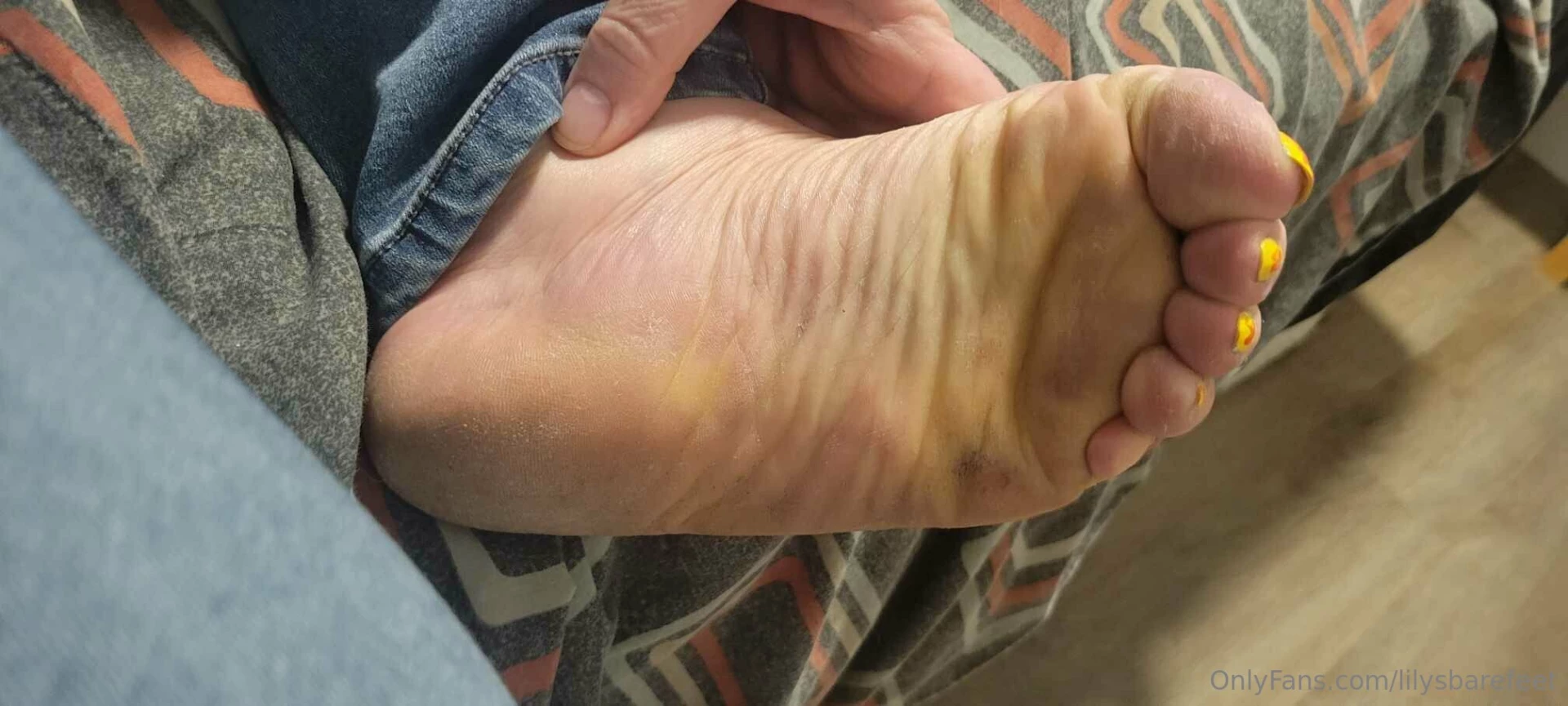 Little sock tease for u guys if u keep scrooling part 5 