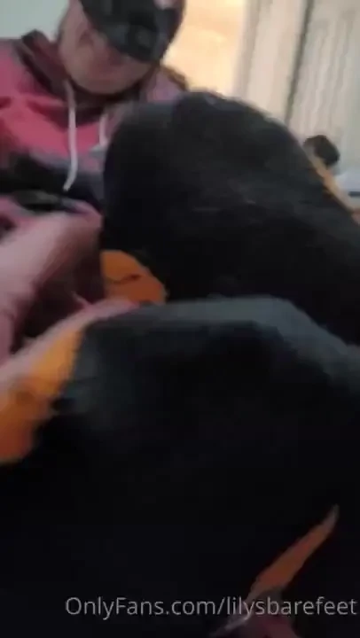 A fun tickling video for u guys happy new years 