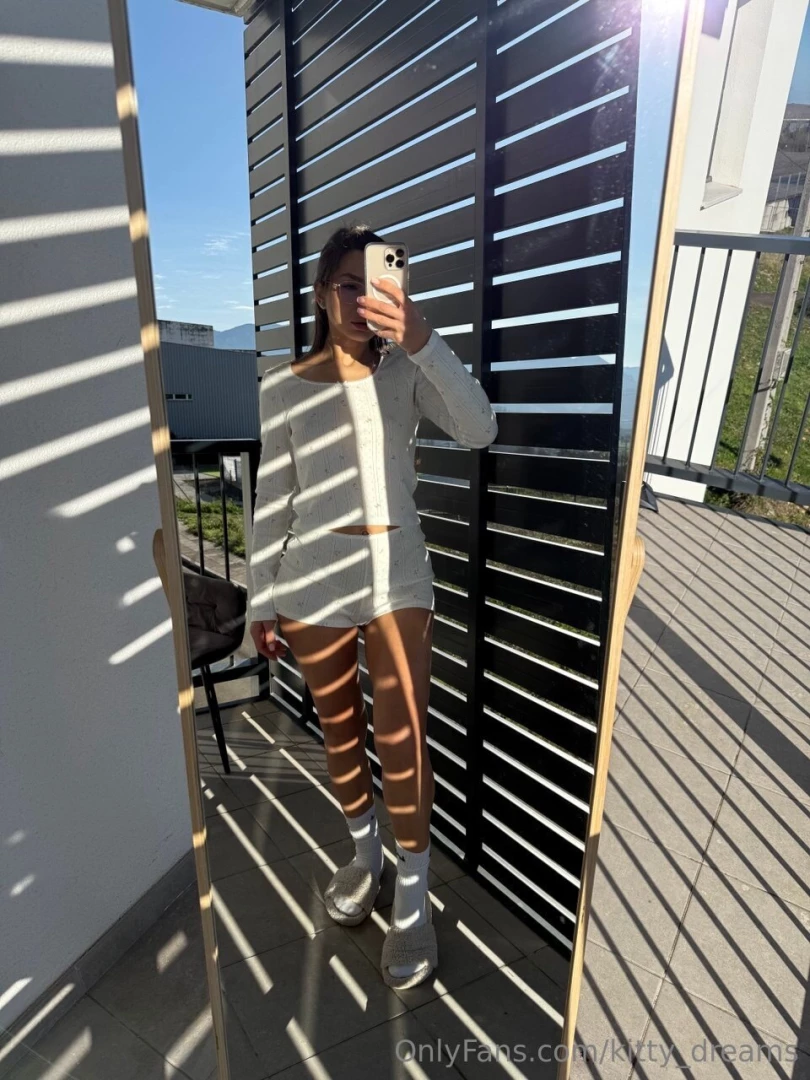 Hi my favourites this sunny day reminded me how important it is to part 1 