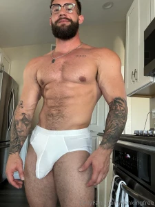 Yooo if you see this go subscribe to my main page thevonking and