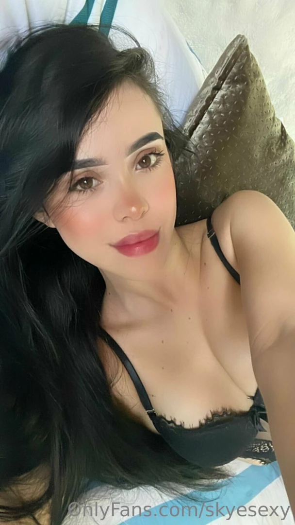 I m bored and my mind is wandering dm me and tell me what you want to 