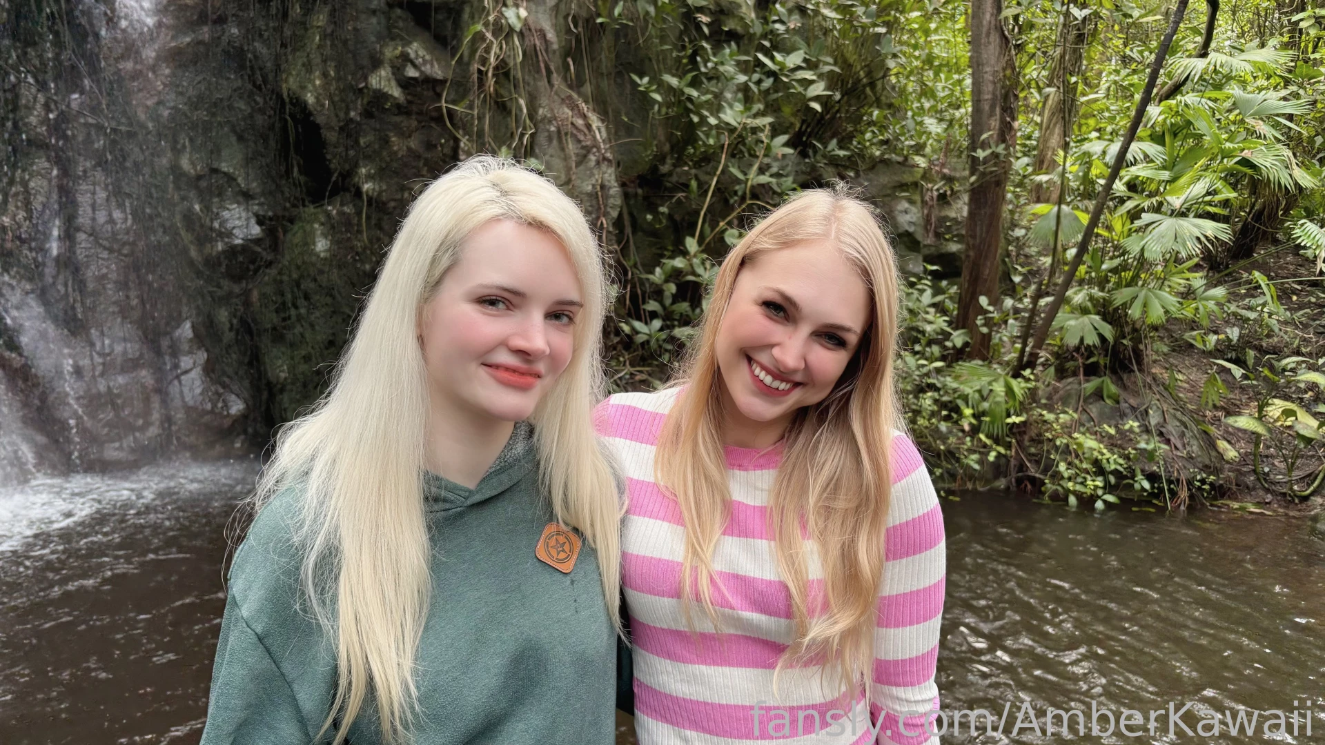 Today i went to the zoo with siswet did you know we both really love 