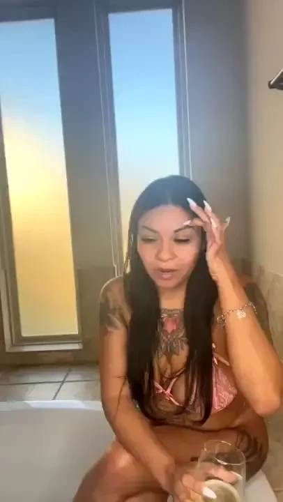 Stream started at 01 05 2023 09 11 pm making new sexy champagne 